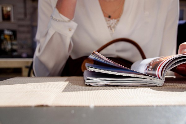 Catálogos e folders de luxo: como transmitir profissionalismo e sofisticação