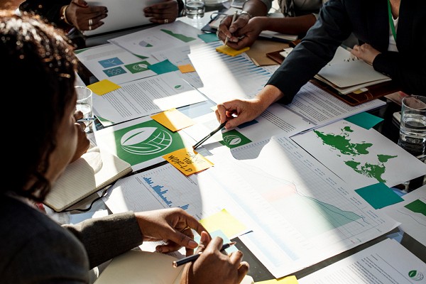 Como criar um folder institucional eficiente